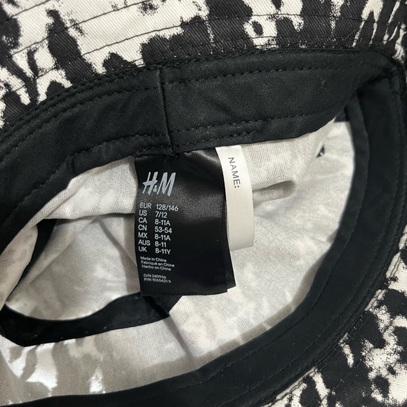 Black and White Patterned Bucket Hat - Picture 3 of 5